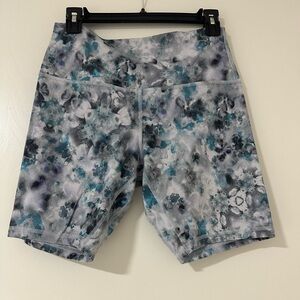 lululemon athletica Blue and Gray Patterned Bike Shorts